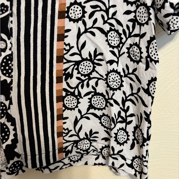 Jane + Delancey Mixed Floral Stripe Button Front Short Sleeve Top Size M Boho - Picture 7 of 8